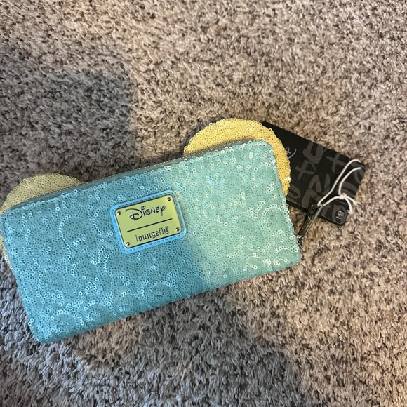 Disney Minnie Pastel Sequin Zip Around Wallet Loungefly - Picture 2 of 2